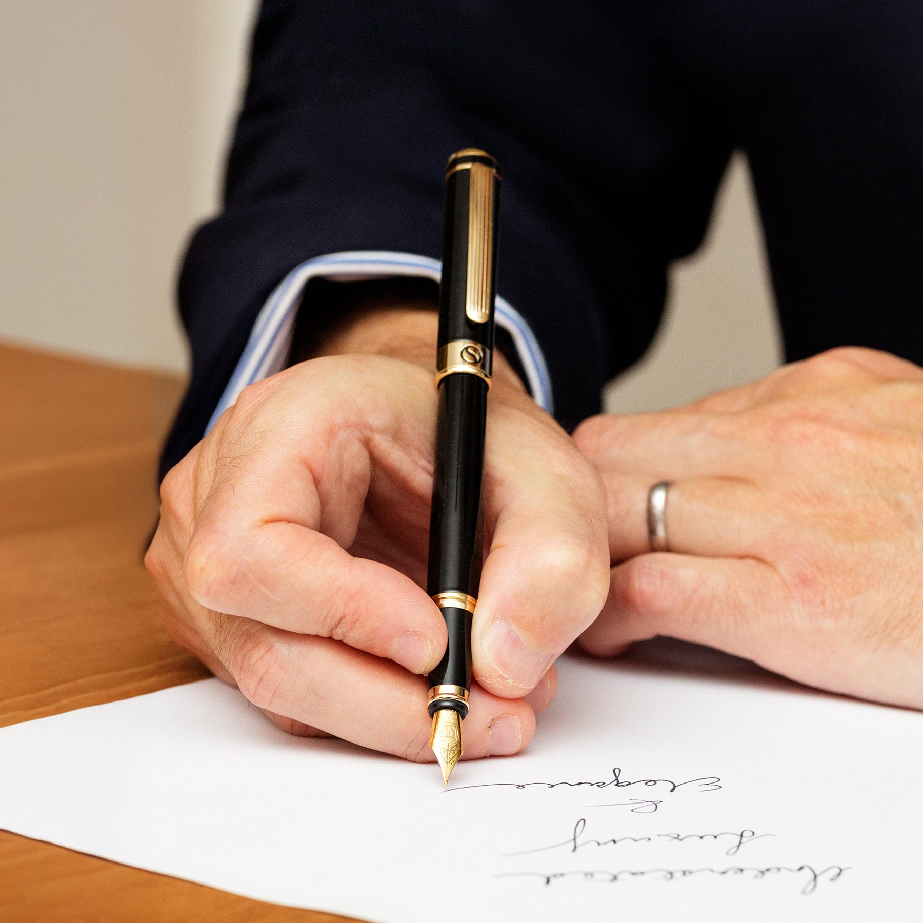 Scriveiner Classic Black Lacquer Fountain Pen - Extra Fine Nib